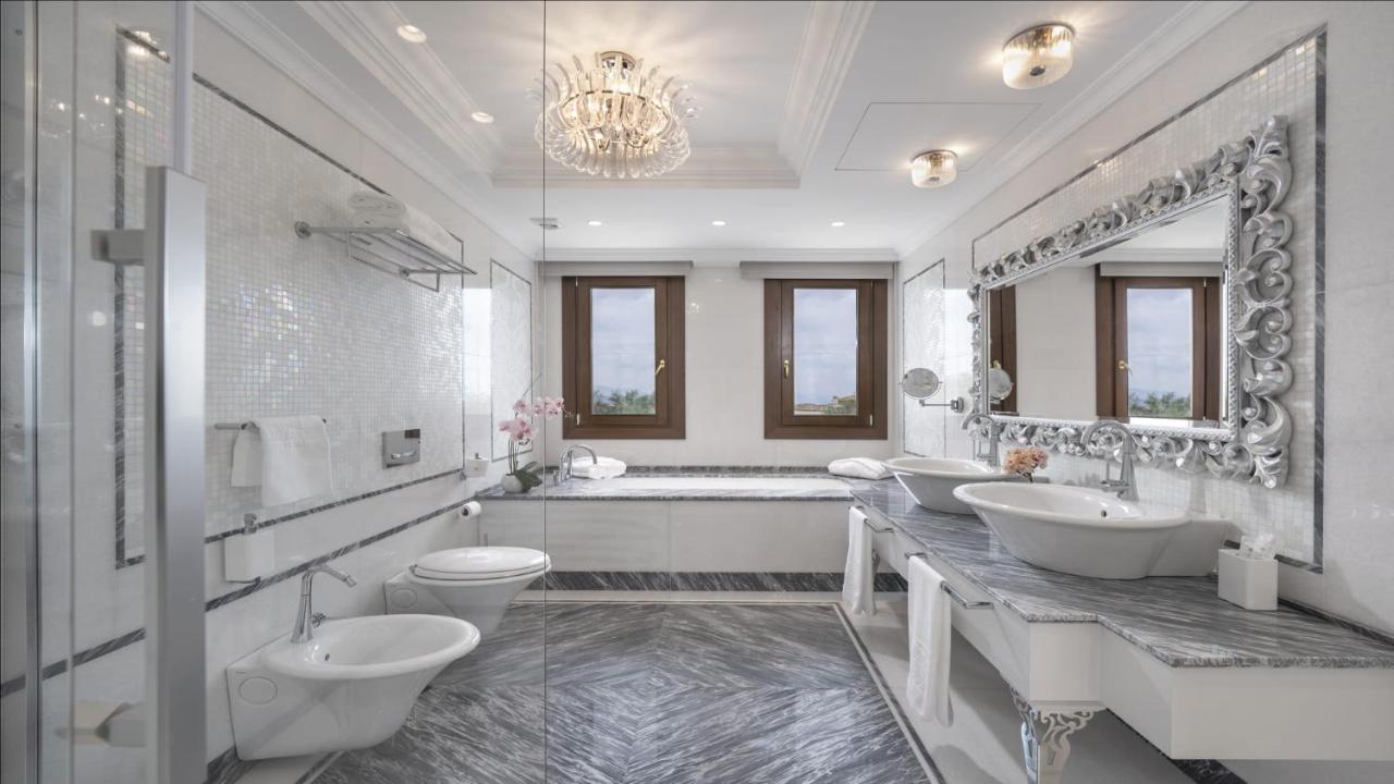 Royal Suite At The San Roque Club Exterior photo